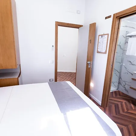 Silla 4*