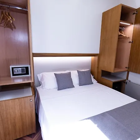 Silla ゲストハウス 4*